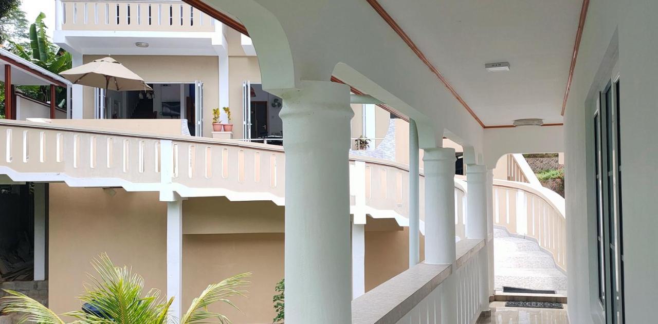 Mountain View Hotel La Digue Buitenkant foto