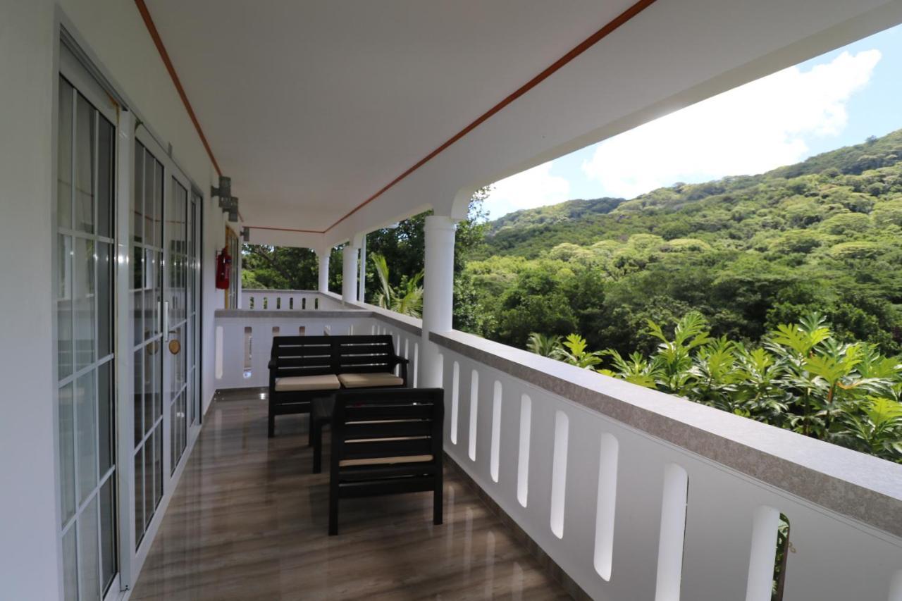 Mountain View Hotel La Digue Buitenkant foto